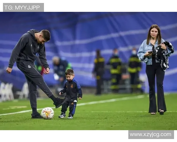 足球明星畅谈职业生涯与人生哲学分享成功背后的故事与挑战
